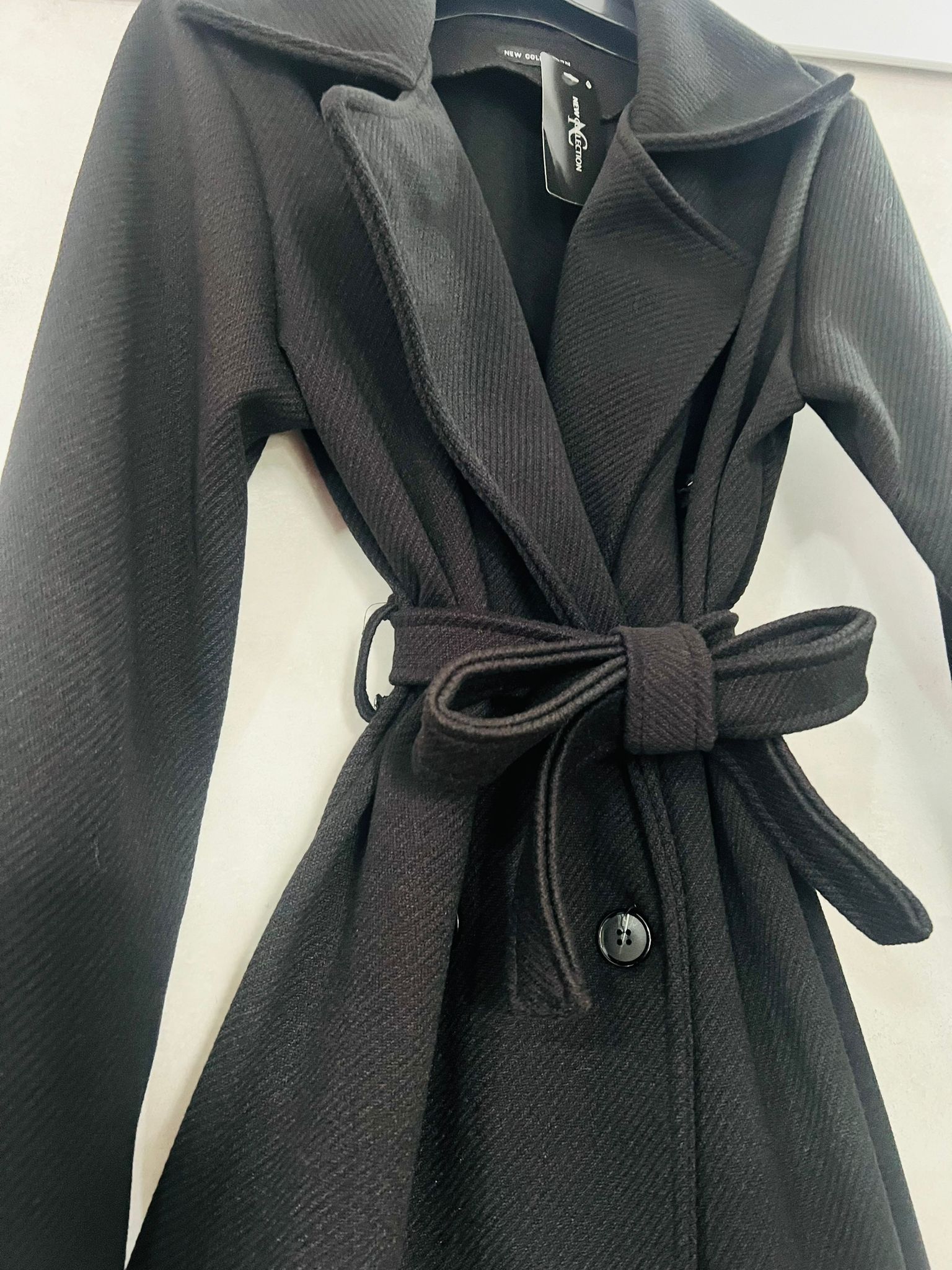 Giaccone Lungo a Righe Nero con Bottoni - Cappotto Donna Premium | MDivaFashion