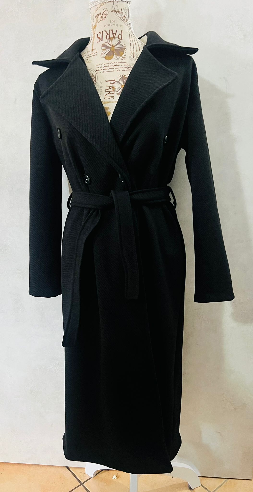 Giaccone Lungo a Righe Nero con Bottoni - Cappotto Donna Premium | MDivaFashion