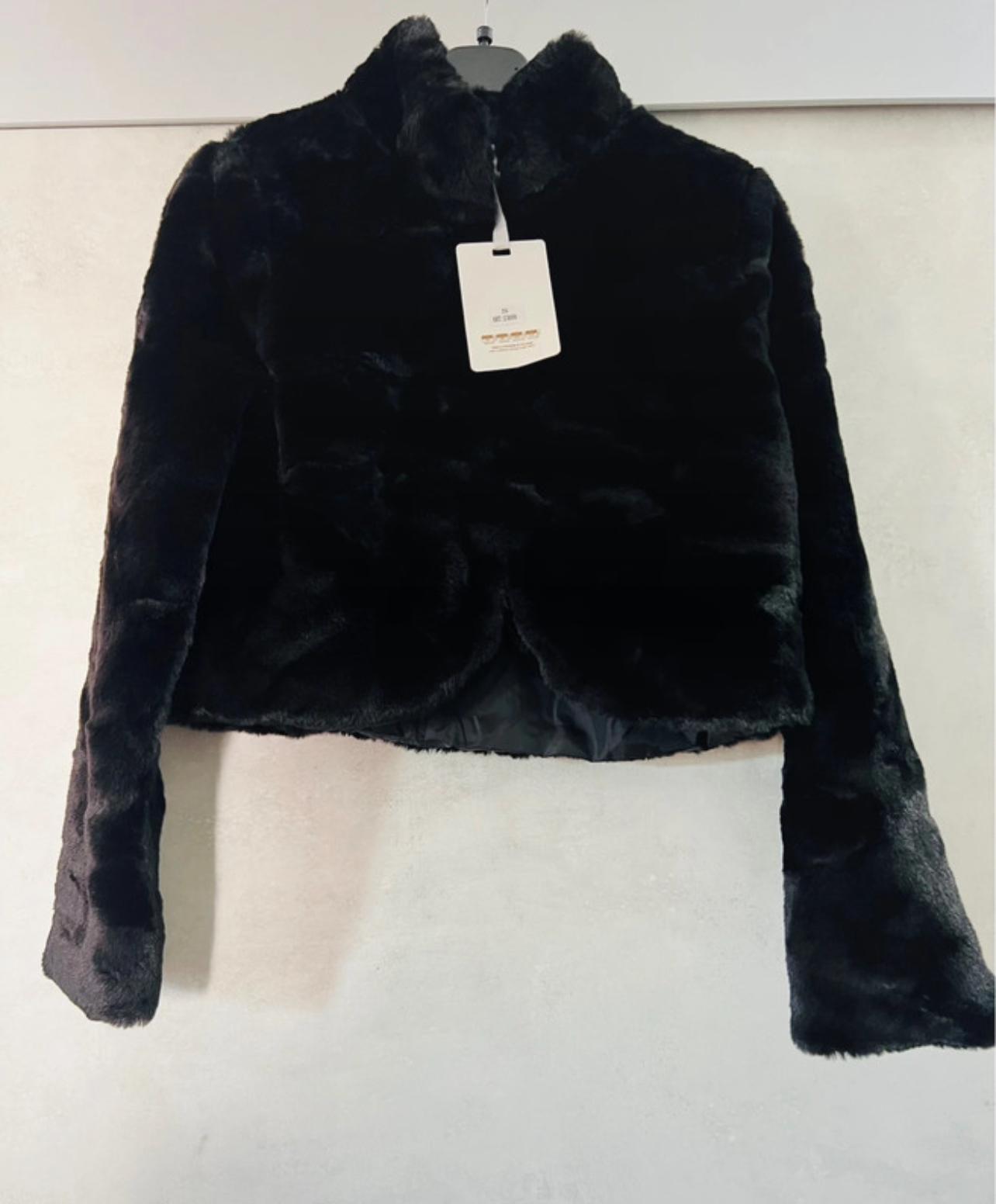 Giacca Eco Pelliccia Nera Donna Cropped con Tasche - Pelliccia Ecologica Corta